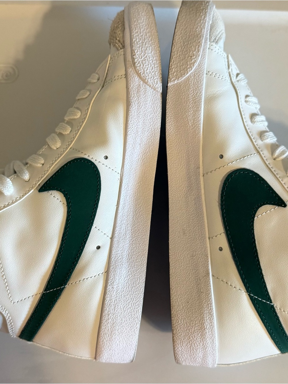 Men’s White Nike Blazers Size 8 High-Top Sneakers with Green Swoosh.